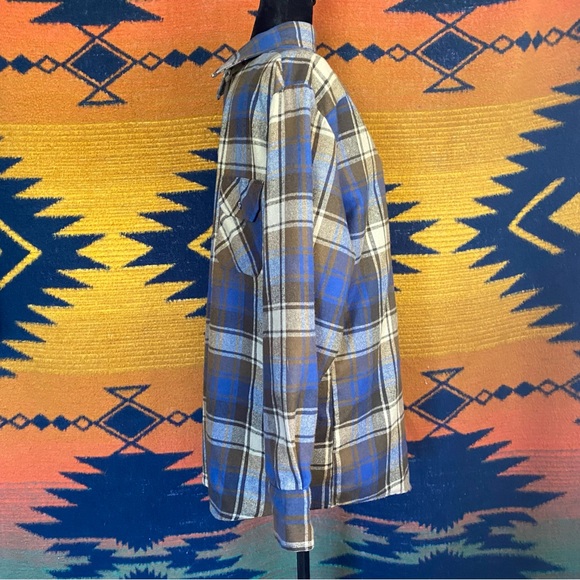 Vintage Northwest Territory Flannel Plaid Button up shirt. Size Large. Acrylic. - Picture 5 of 15